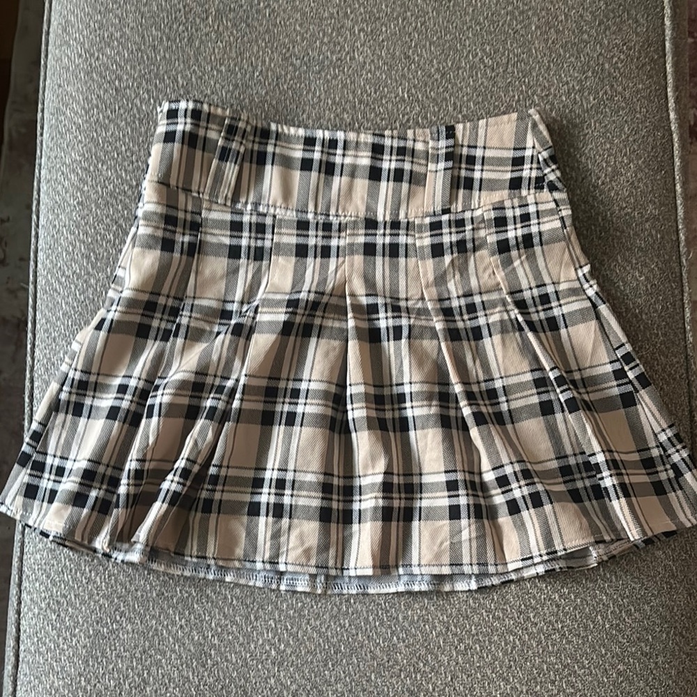 Plaid Mini Skirt - Beige and Black